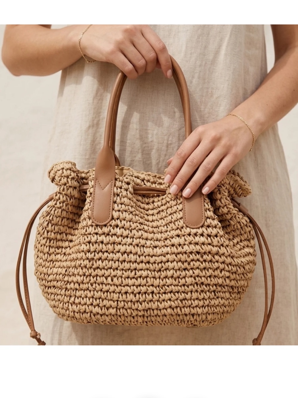 Ariadné London Straw Drawstring Tote Bag
